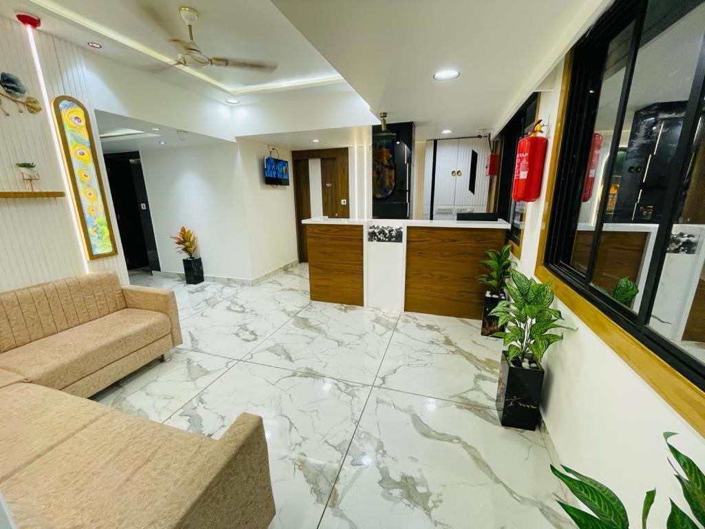 Hotel New German Ahmedabad Extérieur photo