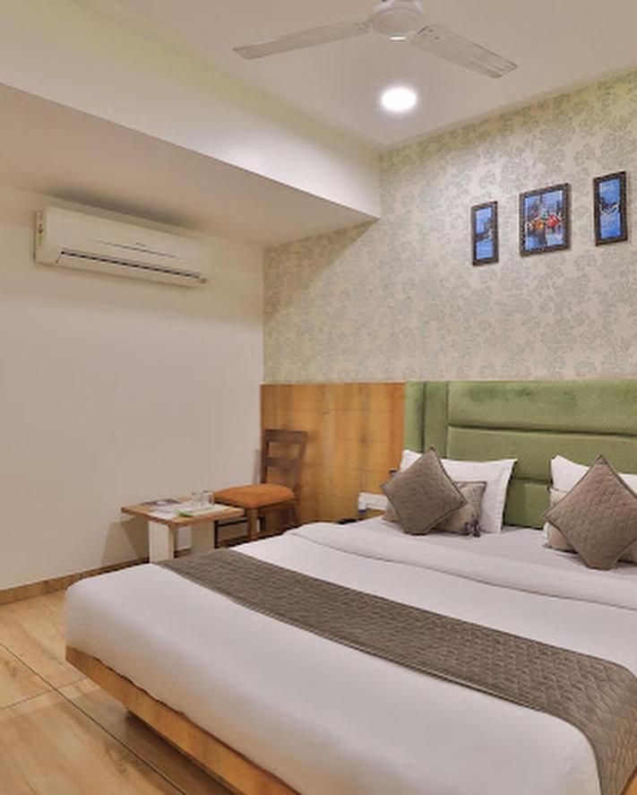 Hotel New German Ahmedabad Extérieur photo